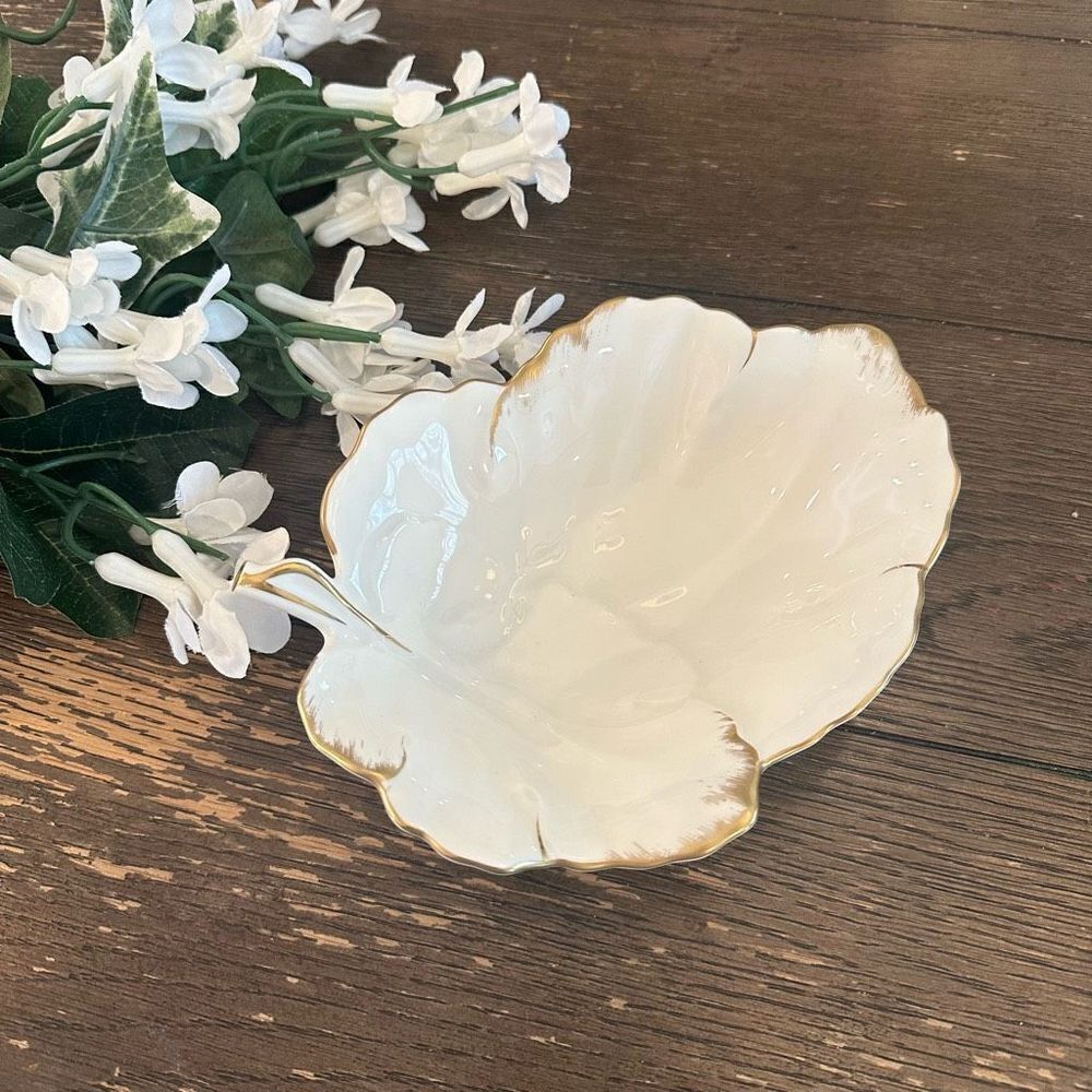 Mikasa‎ Ivory Bone China Leaf Dish by Larry Laslo  Japan  Narumi 24K gold trim